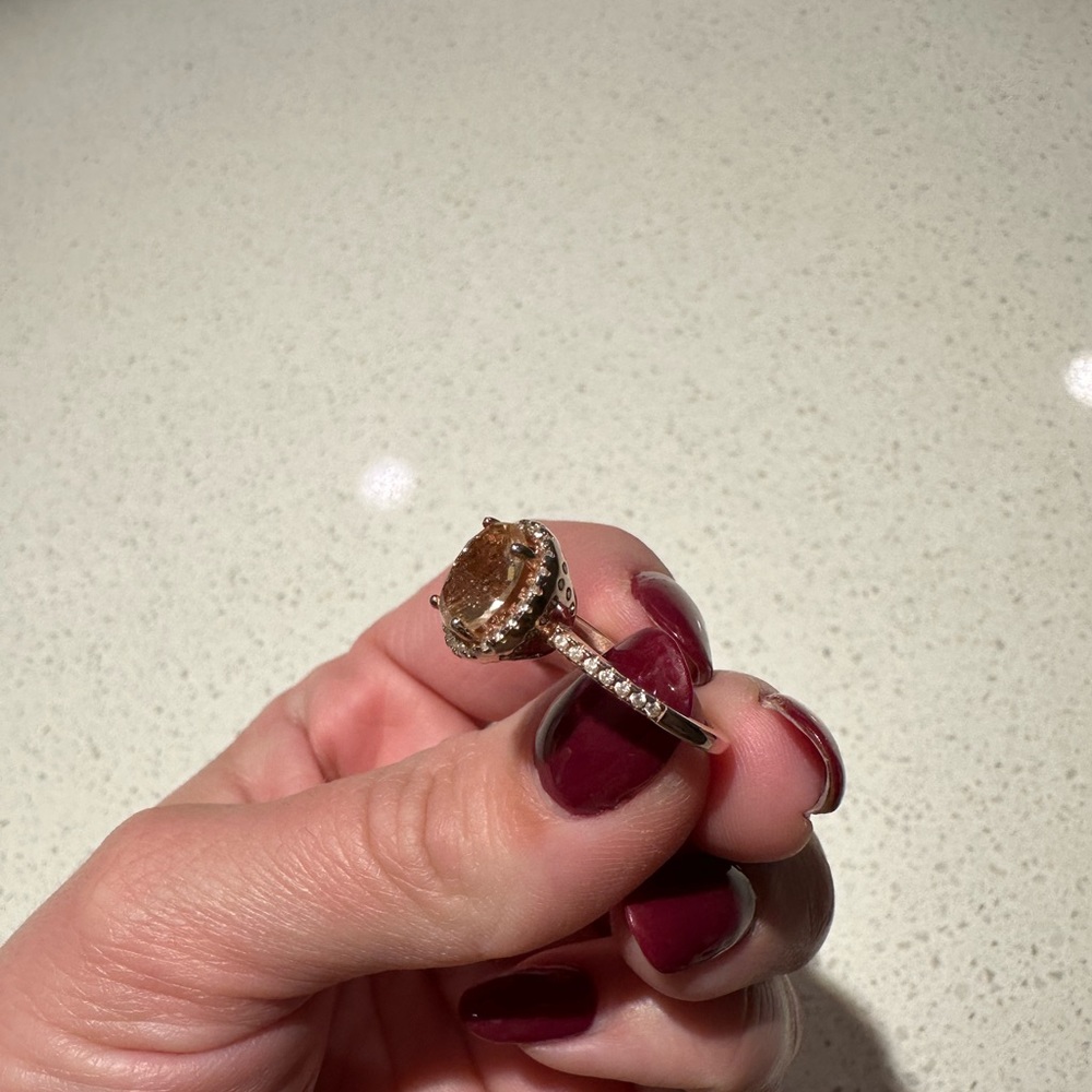2.1 ct morganite ring - Picture 8 of 10
